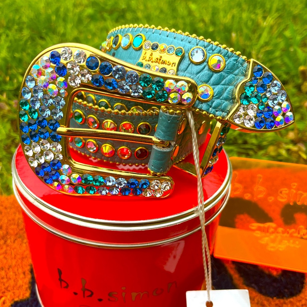 bb Simon Aqua Fiji 🌊🌊 belt size 32 Swarovski Belt